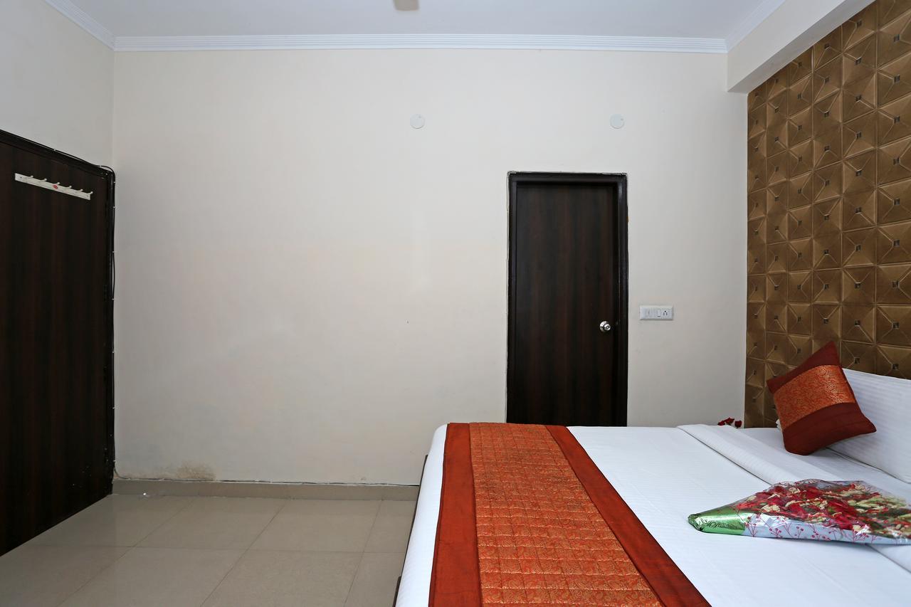Hotel Avalon New Delhi Exteriör bild