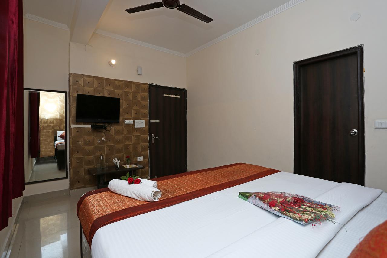 Hotel Avalon New Delhi Exteriör bild
