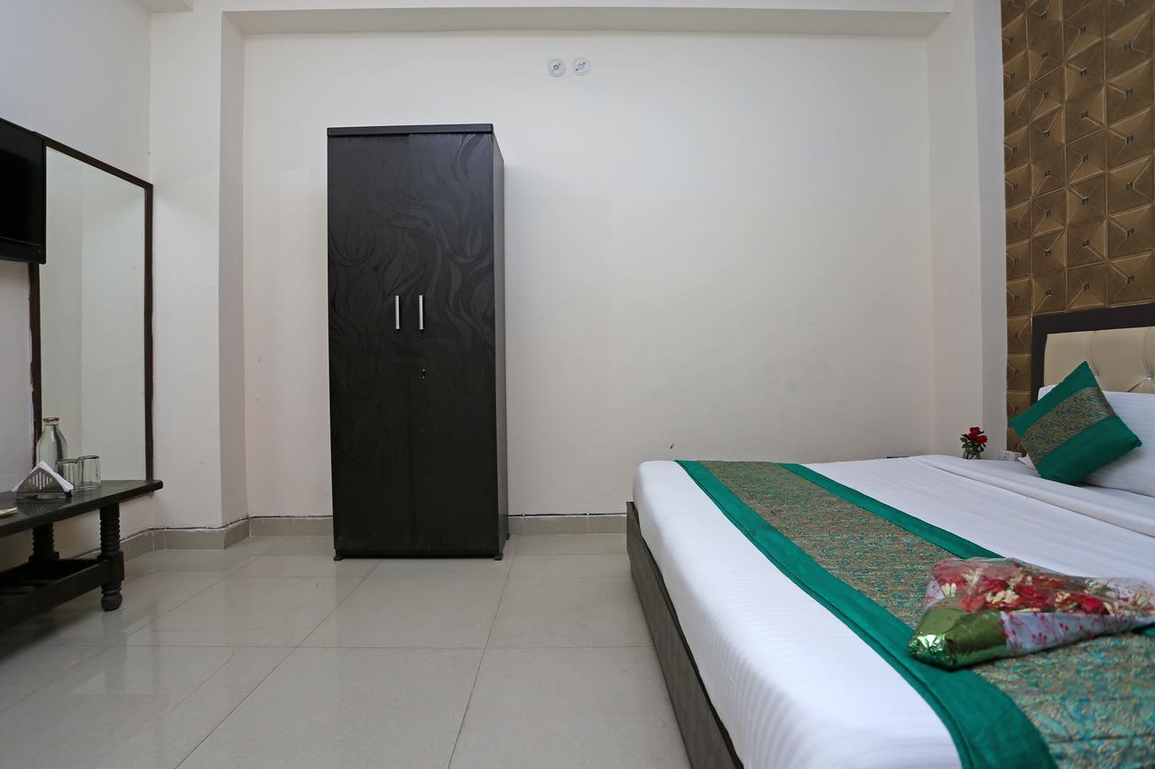 Hotel Avalon New Delhi Exteriör bild