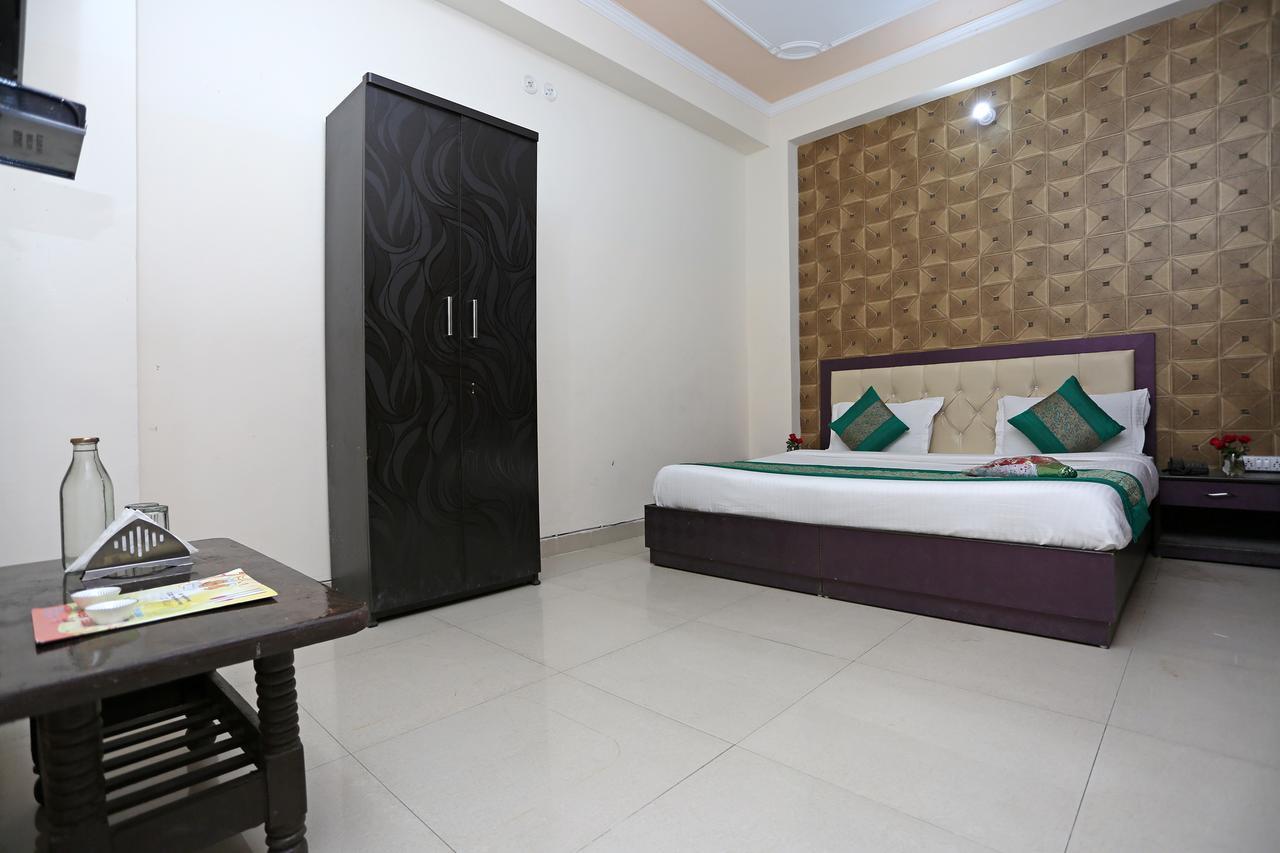 Hotel Avalon New Delhi Exteriör bild
