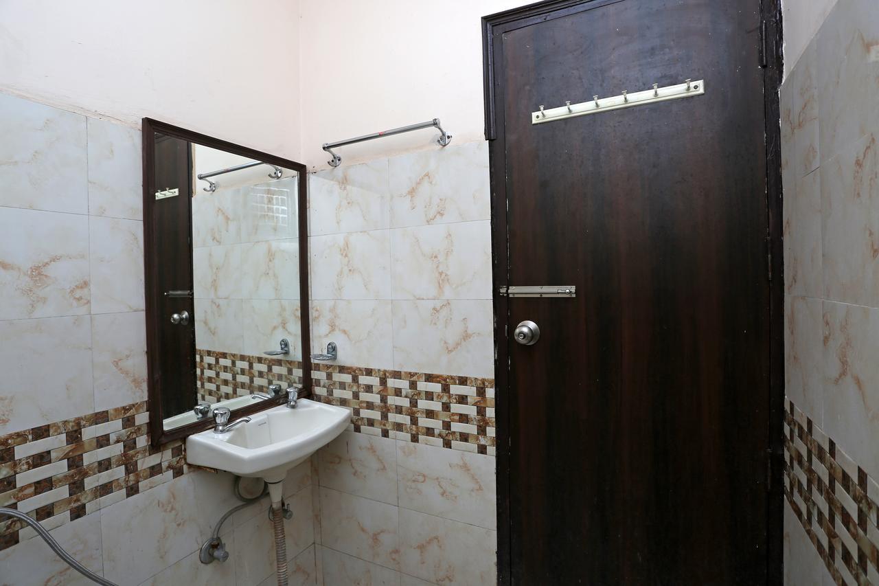Hotel Avalon New Delhi Exteriör bild