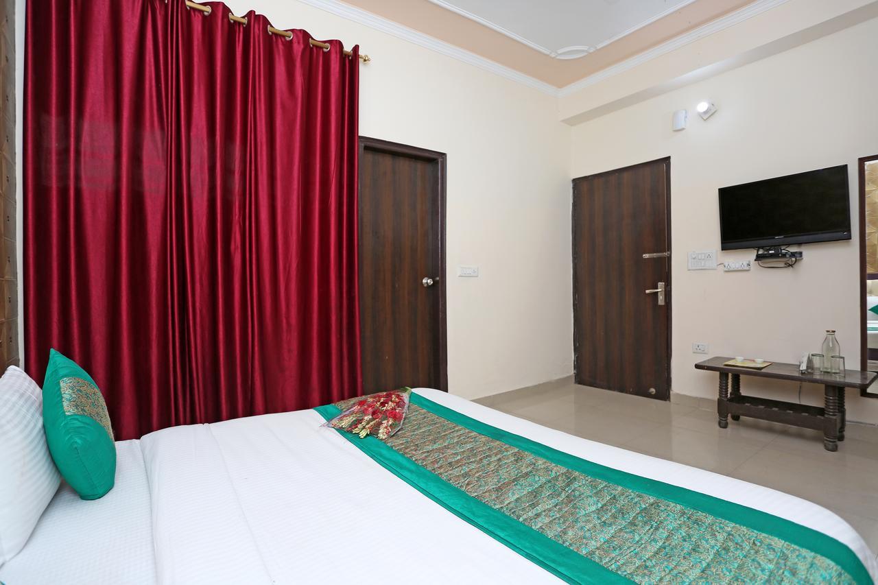 Hotel Avalon New Delhi Exteriör bild