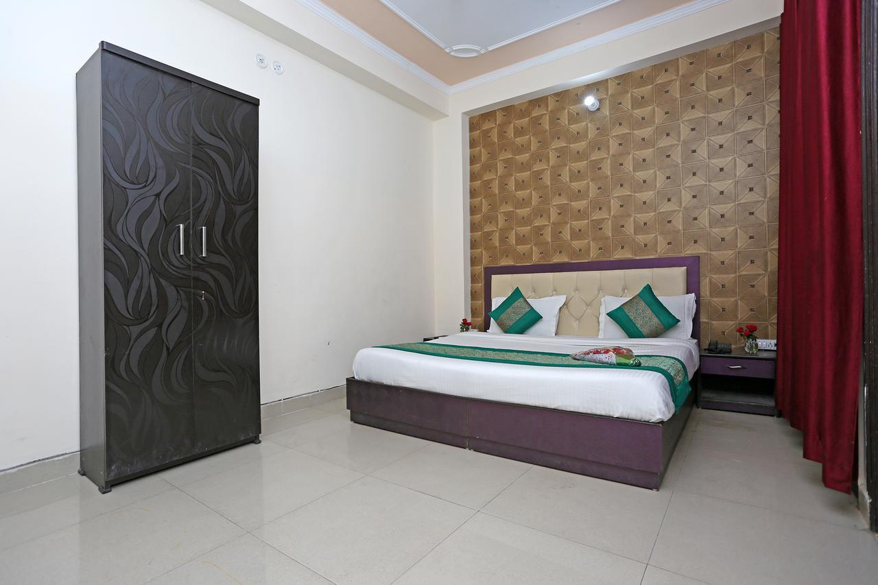Hotel Avalon New Delhi Exteriör bild