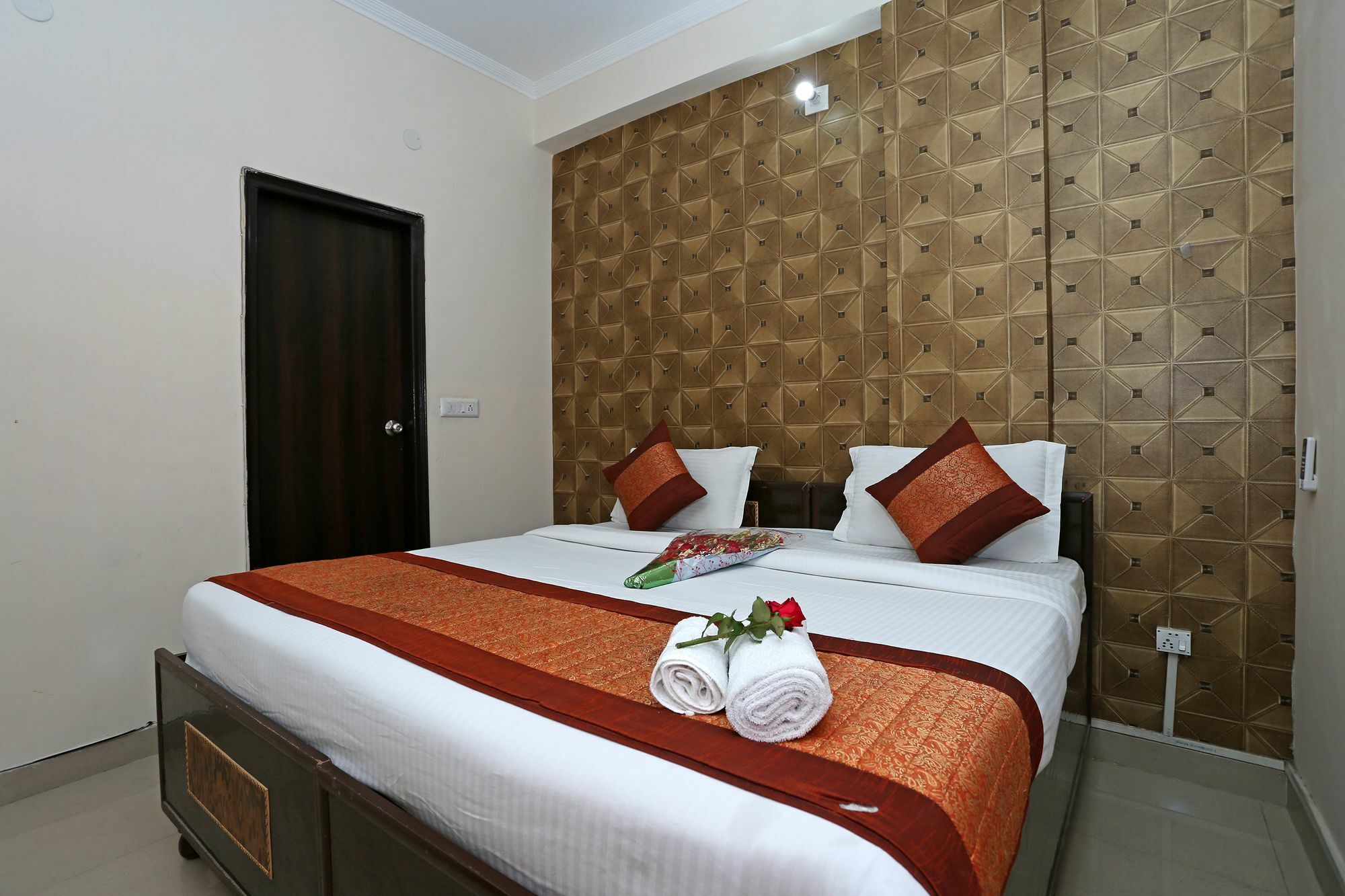 Hotel Avalon New Delhi Exteriör bild